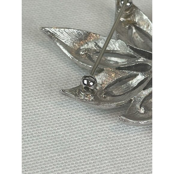 Vintage Silver Toned Leaf Shaped Brooch Pin Costume Jewelry Metal - Picture 6 of 8
